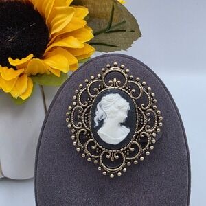 Vintage Oval Cameo Brooch Pendant Ornate Gold Tone Portrait Woman Filigree
